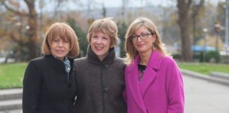 Захариева, Фандъкова и холандската посланичка засадиха холандски лалета с цветовете на българския трибагреник