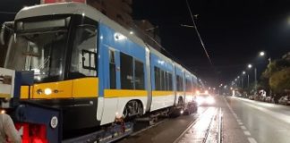 Контрольорите в столичния градски транспорт вече не продават билети, а глобяват нередовните пътници