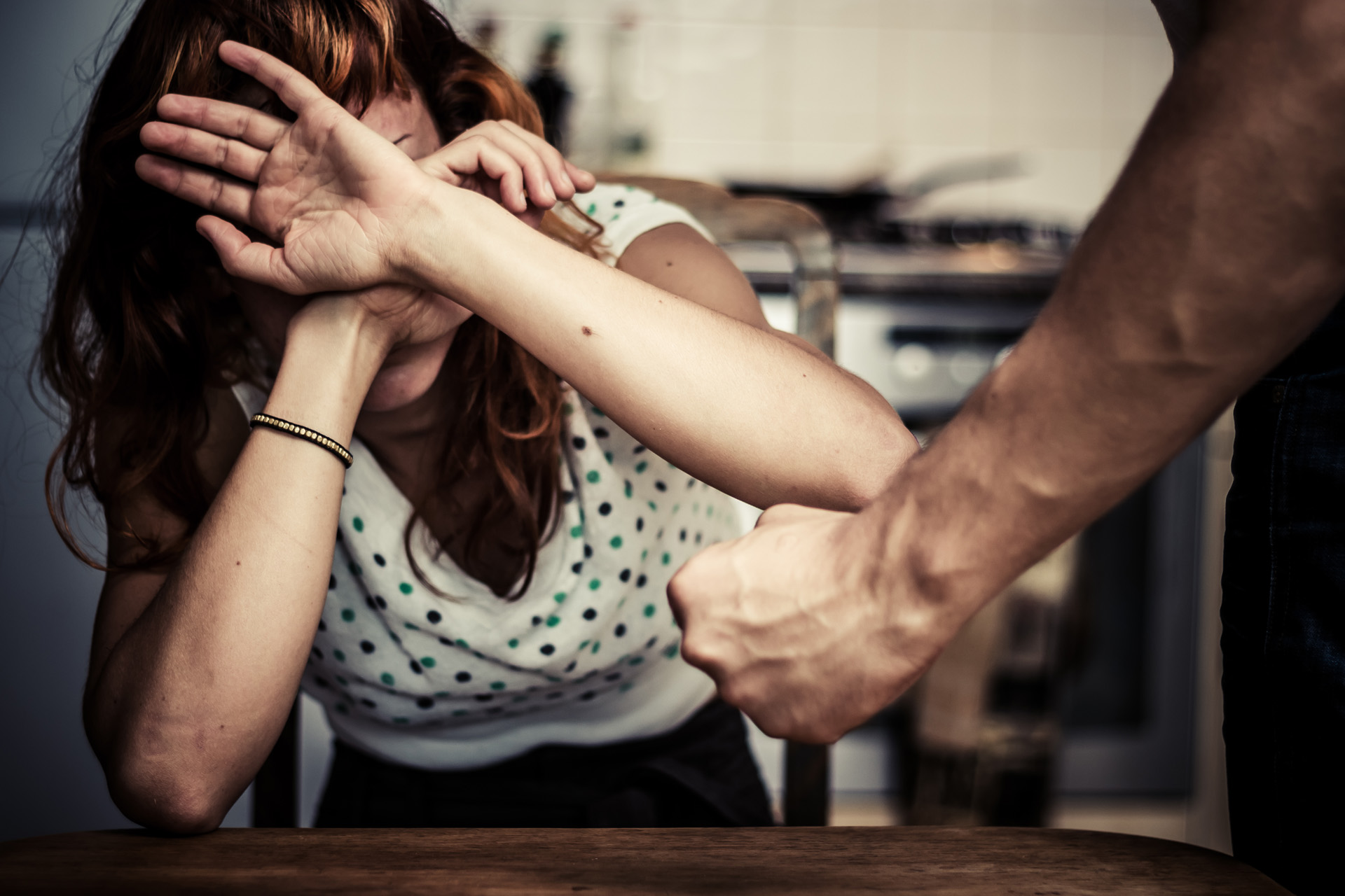 За брутален случай на домашно насилие съобщават от полицията в