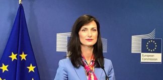 Мария Габриел, а не Радев, ще води българската делегация на върха на инициативата „Три морета“