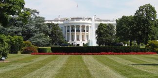 Тръмп води пред Харис с 251:213 електорални гласа