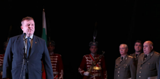 Каракачанов: Втора поредна година постъпилите в армията са повече от напусналите