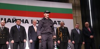 Граничар и кучето му рекордьори по заловени мигранти