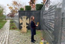 Херо Мустафа се поклони пред жертвите на комунизма