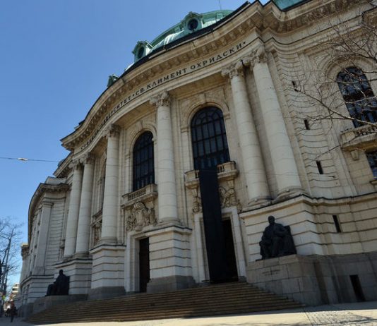 Лихвата по кредитите за студенти пада от 7 на 3%