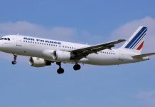 Дете открито мъртво под колесника на самолет в Париж