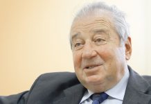 Минута мълчание в парламента в памет на акад. Благовест Сендов