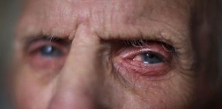 Една трета от обитателите на частен дом за стари хора без документи за самоличност, открити са фрапиращи нарушения