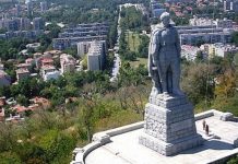 Альоша остава на Бунарджика засега