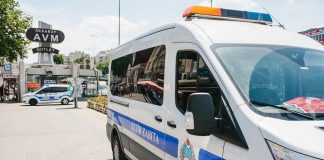 Българин нахлу с мачете в ресторант в Истанбул, застреляха го