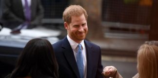 Верига за бързо хранене предложи работа на принц Хари