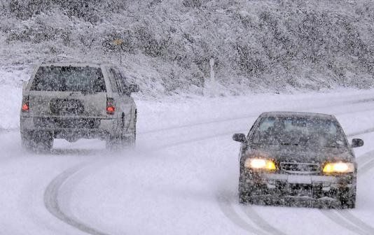 АПИ: Шофьорите да тръгват на път с автомобили, готови за зимни условия