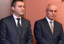 Горанов прави совалки в парламента за еврото