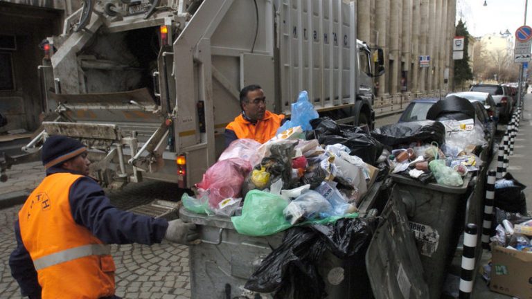 Фирми на Домусчиев и Гайтански и „Титан“ ще чистят София за 435 млн. лева