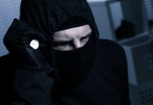 Маскиран с пистолет ограби бензиностанция в Банско