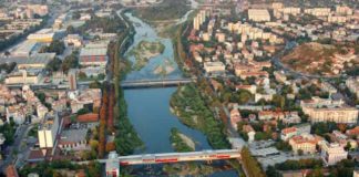 Цяла нощ пожарникари се бориха да овладеят замърсяването на Марица с нефтопродукти