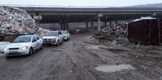 Собственикът на депото за отпадъци край Дупница се предаде в полицията