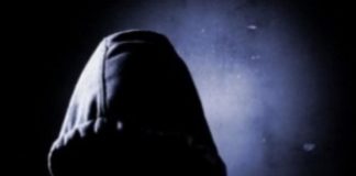 Маскиран хвърли димка в златарско ателие в Дупница, обра го и избяга със скутер