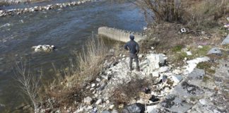 Арестуваха двама за замърсяването на реките Юговска и Чая