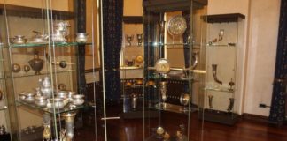 Описват и изземват културните ценности от офиса на Васил Божков /видео/
