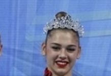 Световна шампионка по гимнастика си преряза вените