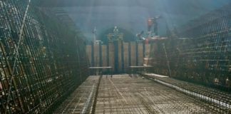 850 м от дългия 2.5 км тунел „Железница“ са прокопани