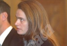 Доведоха жената на Божков с белезници в спецсъда