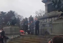 Викаха „Предател“ и „Оставка“ на Радев в Русе