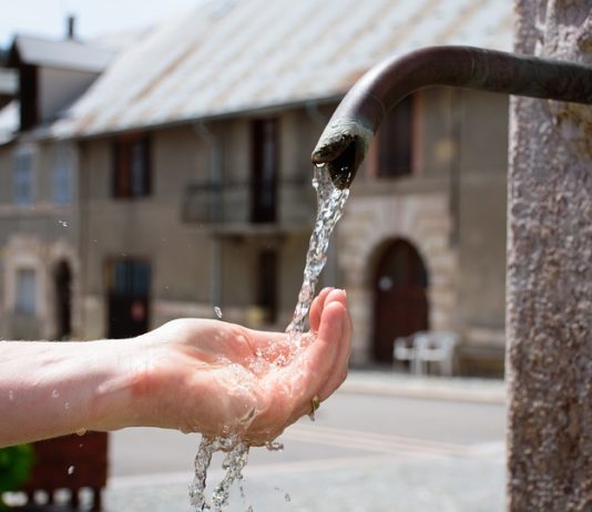 Откриха уран във водата на Харманли, две села минават на водоноски
