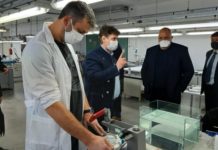 Борисов инспектира фабрика за защитни облекла, за 2 дни ще произведе 1900 бройки