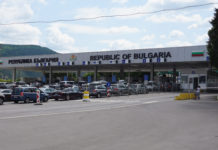 Интензивен е трафикът на някои гранични пунктове със Сърбия, Румъния, Гърция и Турция