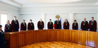 Конституционният съд допусна тълкуване на основния закон за имунитета на президента