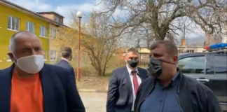 Премиерът: Полицаи по паркове и градини ще предупреждават и прибират хората