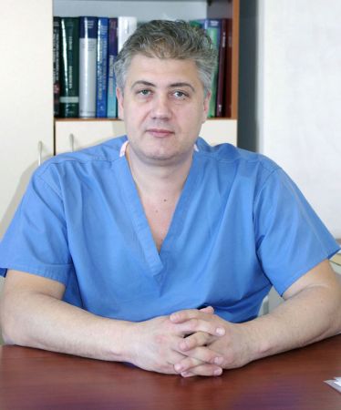 Бившият директор на УМБАЛСМ „Н. И. Пирогов“ проф. Асен Балтов