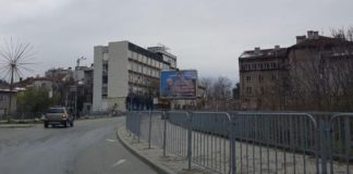 Билбордове с лика на ген. Мутафчийски се появиха в родния му град Дупница