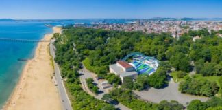 В Бургас отвориха плажа