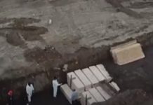 Погребват в масов гроб в Ню Йорк жертви на COVID-19