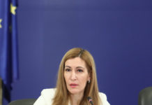 Ангелкова: Няма да се затварят хотели при случай на коронавирус