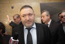 Кметът на Карлово осъден на пробация