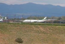 Върнатите от Париж българи на летището в София: Имахме договори и документи, казаха, че са фалшиви