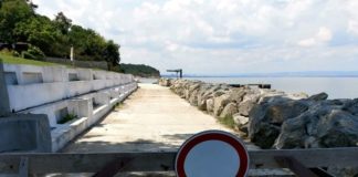 Избухна пожар в морския сарай на Доган