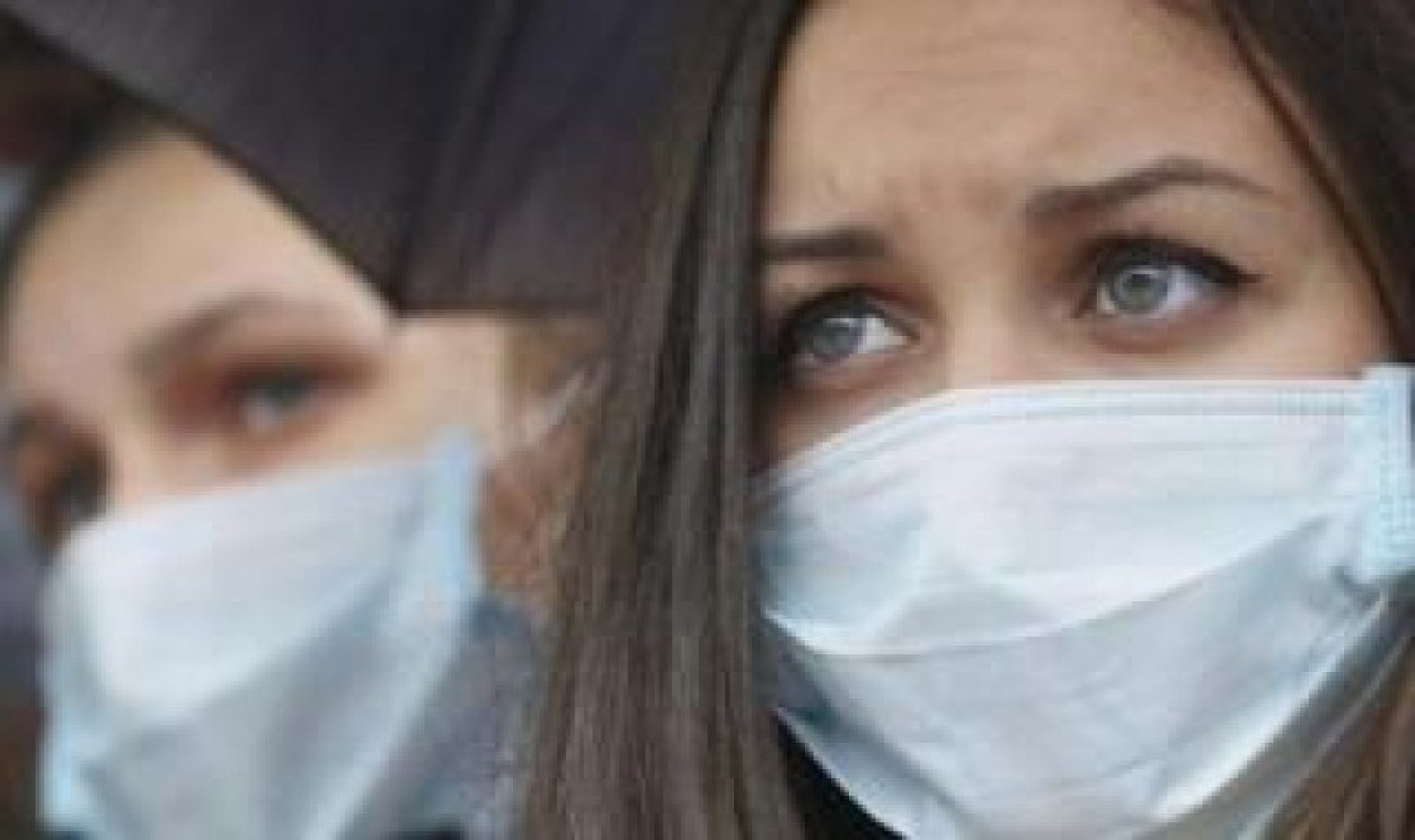 Предпазните маски за лице стават задължителни за носене в градския