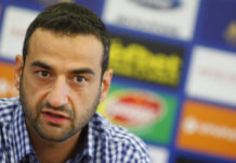 Божков притискал сините фенове да протестират срещу Борисов