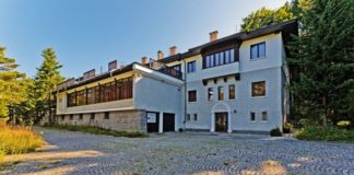 Бутат постройки в резиденцията на Божков на Витоша