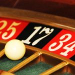 Шокиращи измами разкри НАП: близо 4000 „пациенти“, вместо да се лекуват в болници, залагали в казино