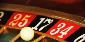 Клиент ограби 5 бона от казино, след като заплаши крупие с нож