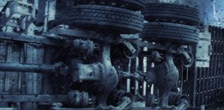 ТИР спука гума, удари два камиона в Искърското дефиле