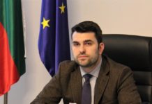 Младежите в ГЕРБ плътно зад Борисов