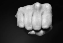 Мъж е с две счупени ребра след бой за паркомясто в Габрово