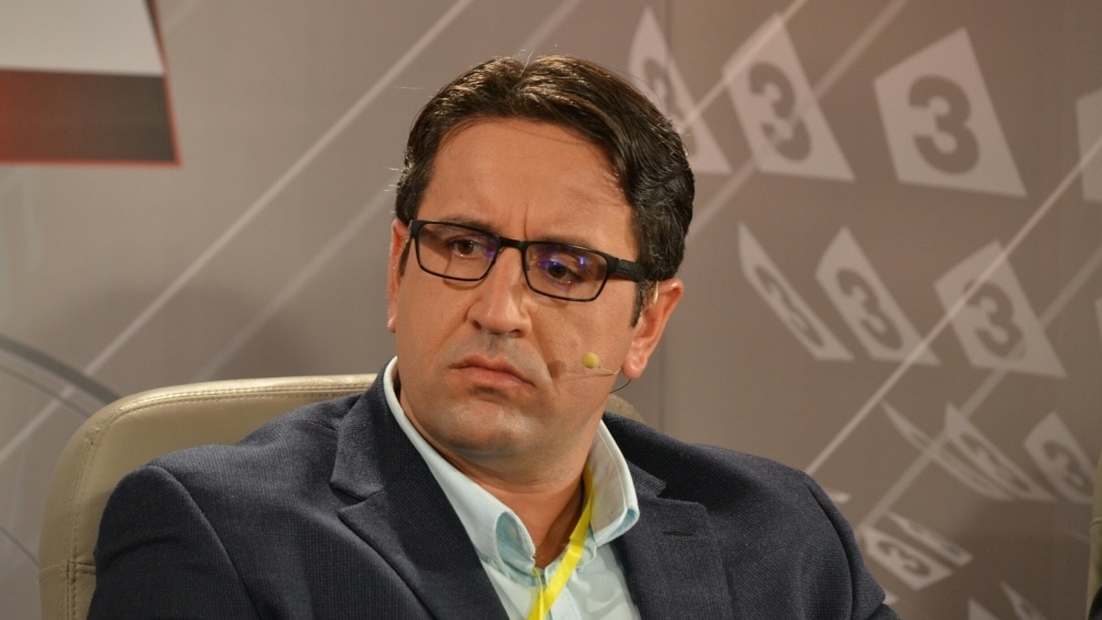 Политологът Георги Харизанов се разделя с българския клон на телевизия